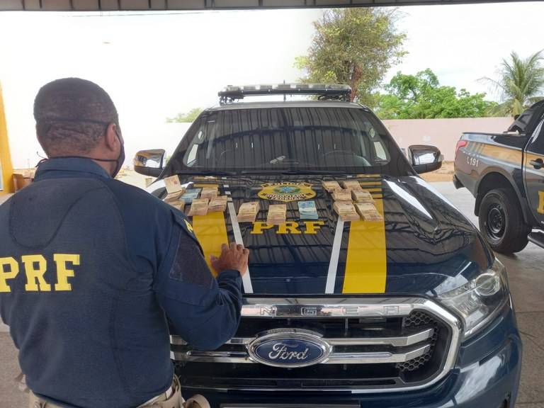 Diretor da ADH é flagrado pela PRF com quase R$ 75 mil em Inhuma
